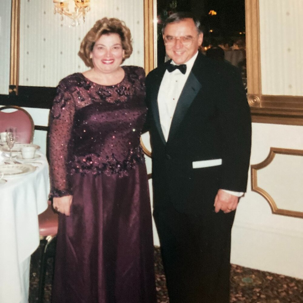 100% Silk, heavily beaded formal Jean De Lys gown Size 18